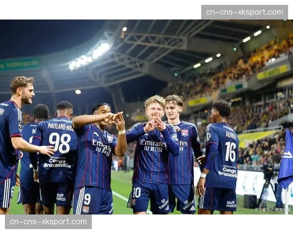 利物浦主场0-2负于巴黎，总比分0-4遭双杀出局